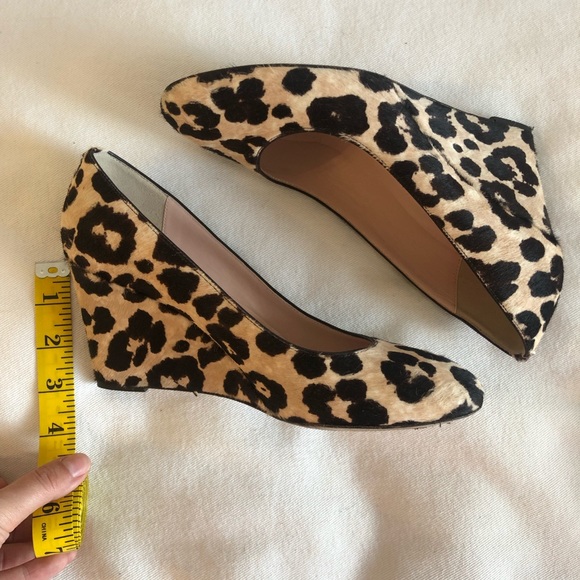 Kate Spade Amory Wedge, Leopard Calf Hair sz 7.5 - Picture 2 of 5